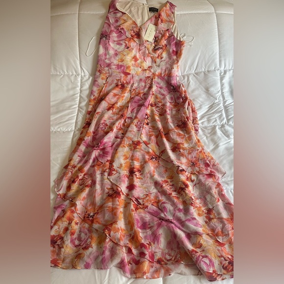Laura Dresses & Skirts - New Gorgeous Size 14 Laura Floral Dress